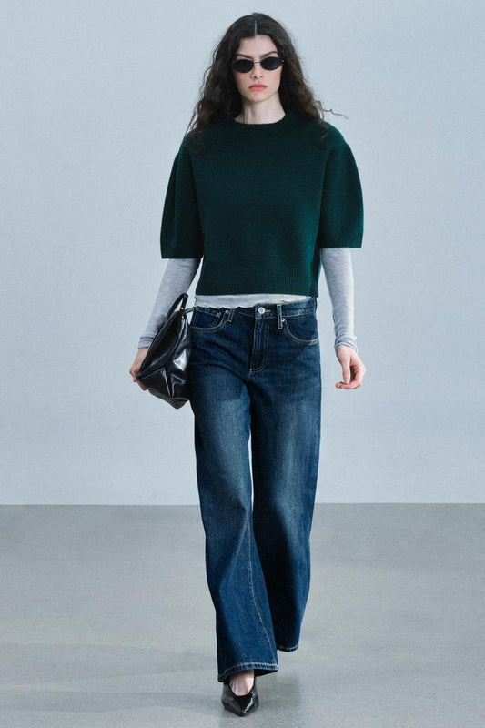 LOW-RISE WIDE-LEG JEANS